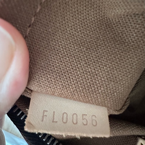 Louis Vuitton Monogram Shoulder Bag - Picture 9 of 9